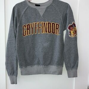 Griffindor Harry Potter sweatshirt charcoal Heather Gray sweater